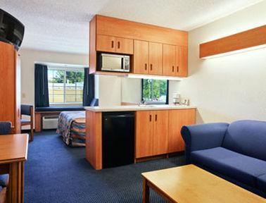Microtel Inn & Suites By Wyndham Lillington/Campbell University Bilik gambar